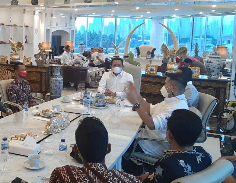 Terima Instruktur Sekolah Balap Roda Dua, Bamsoet Ajak Masukan Materi Kebangsaan