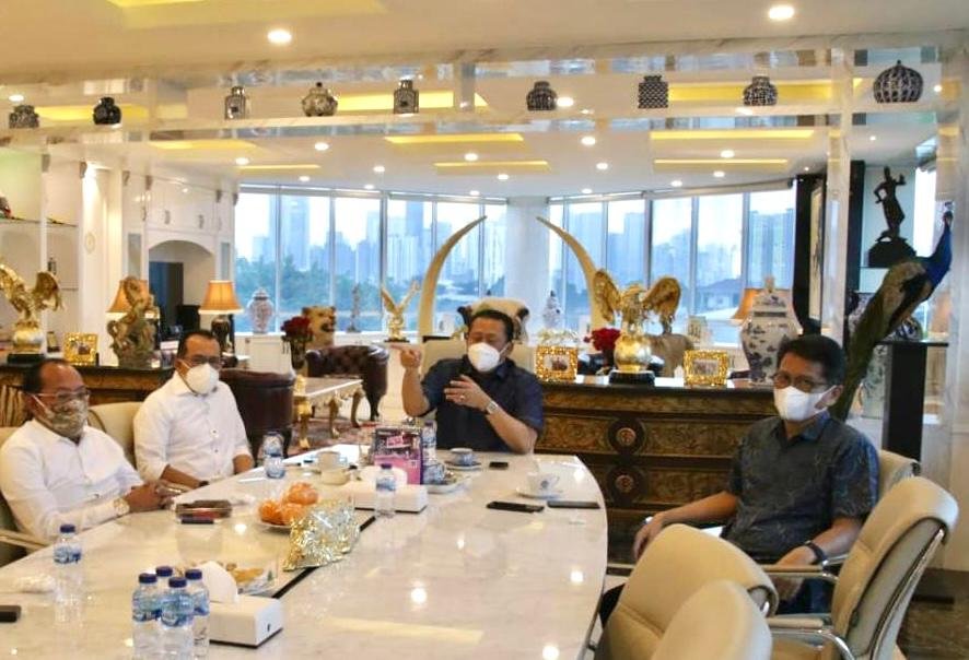 Bertemu Dirut Indofarma, Bamsoet Dorong Perbanyak Fasilitas Swab Drive Thru