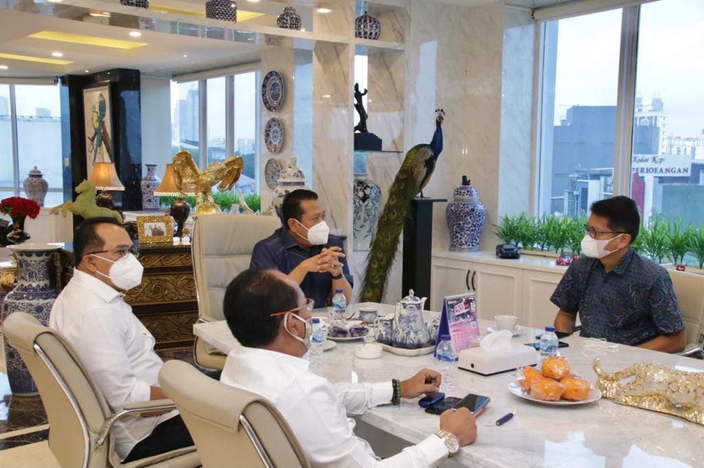 Bertemu Dirut Indofarma, Bamsoet Dorong Perbanyak Fasilitas Swab Drive Thru