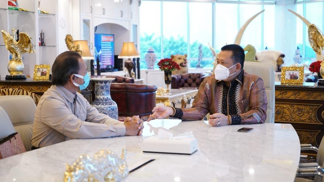 Bamsoet Apresiasi Buku 'Pearl Harbor Hiroshima Nagasaki. Kepolisian negara RI' Karya Komjen Pol (purn) Arif Wachjunaidi