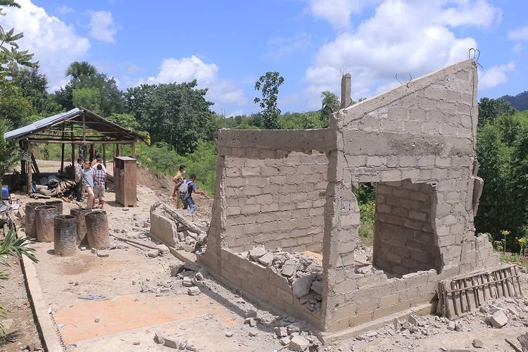 Kunjungi Korban Bencana Longsor Akibat Siklon Tropis Seroja, PJ Bupati Belu: Pemerintah Siap Bantu