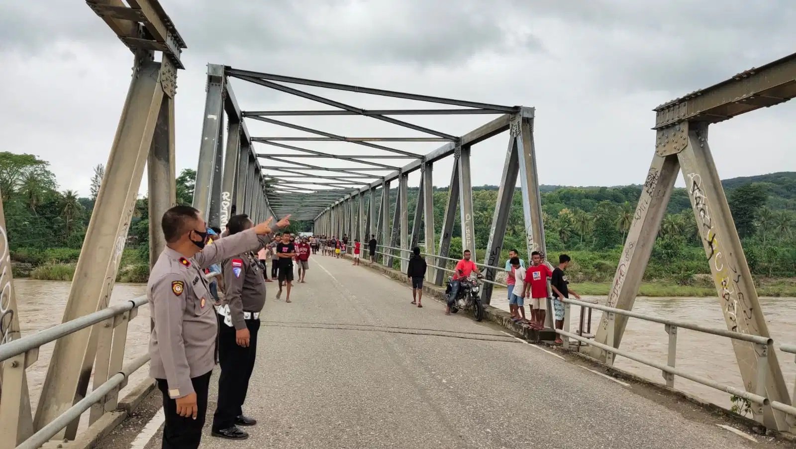 Wawen PUPR ke NTT Tinjau Jembatan Benenai dan Bendung Benanain