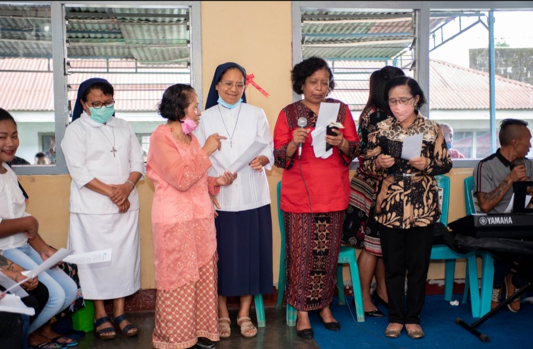 Momen Natal, AUSSI Ruteng Gandeng Keuskupan Kunjungi Para Tahanan di Lapas
