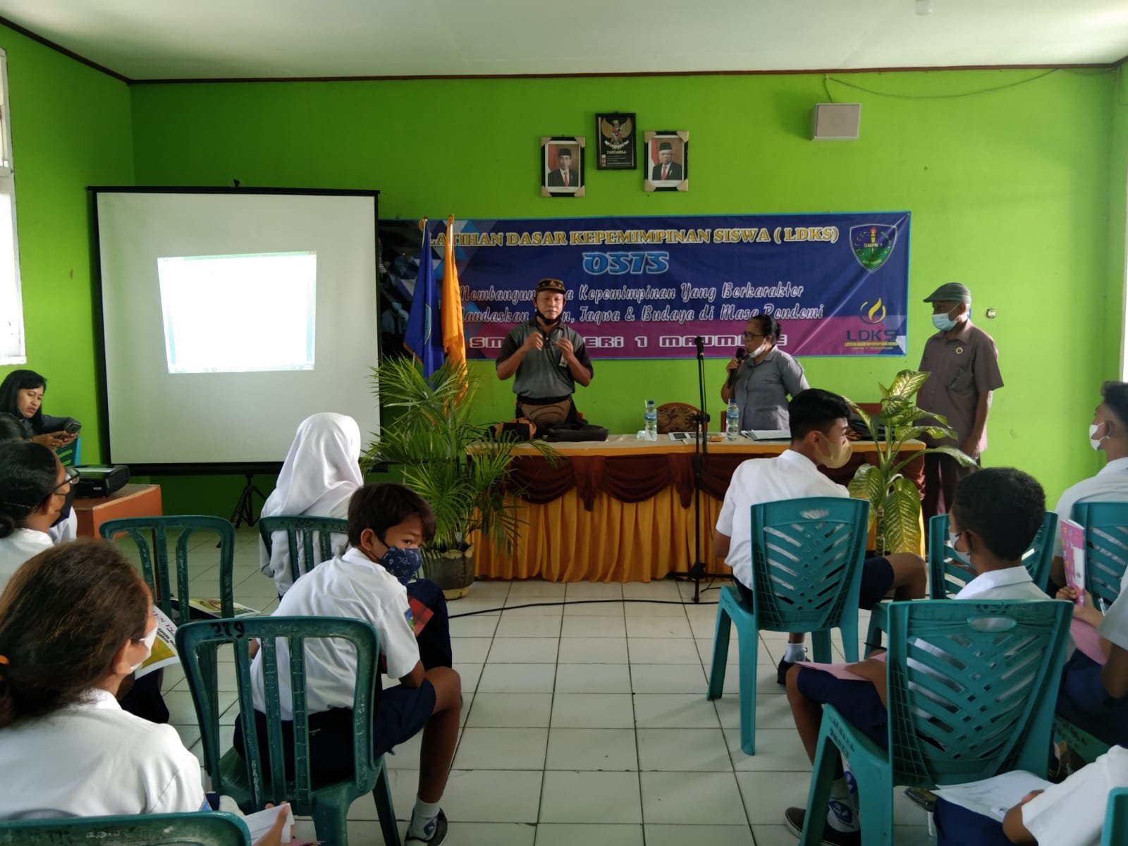 Usai Mengikuti Pelatihan Jurnalistik, Pengurus OSIS SMPN I Maumere Berkomitmen Majukan Literasi Merdeka Belajar
