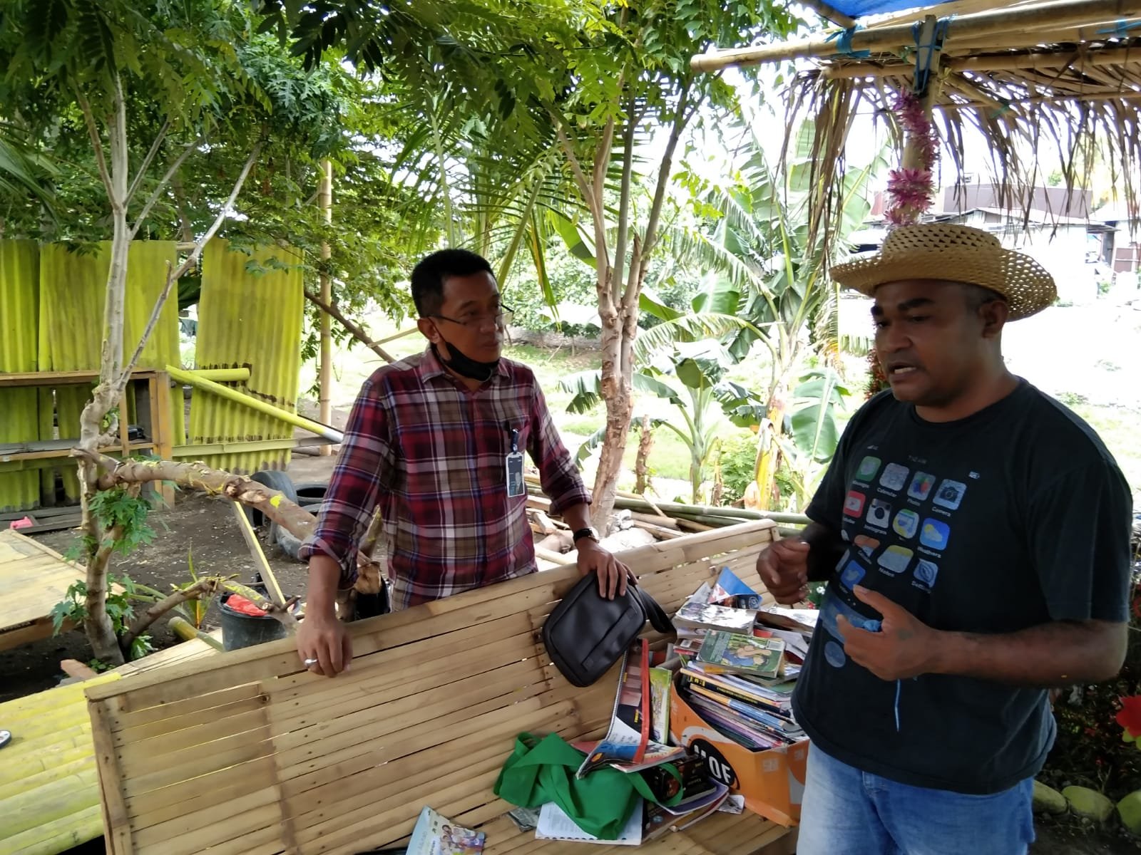 Pemimpin BRI Cabang Maumere Dukung Aktivitas Pelajar Lintas Agama di Pondok Baca Kampung Kabor