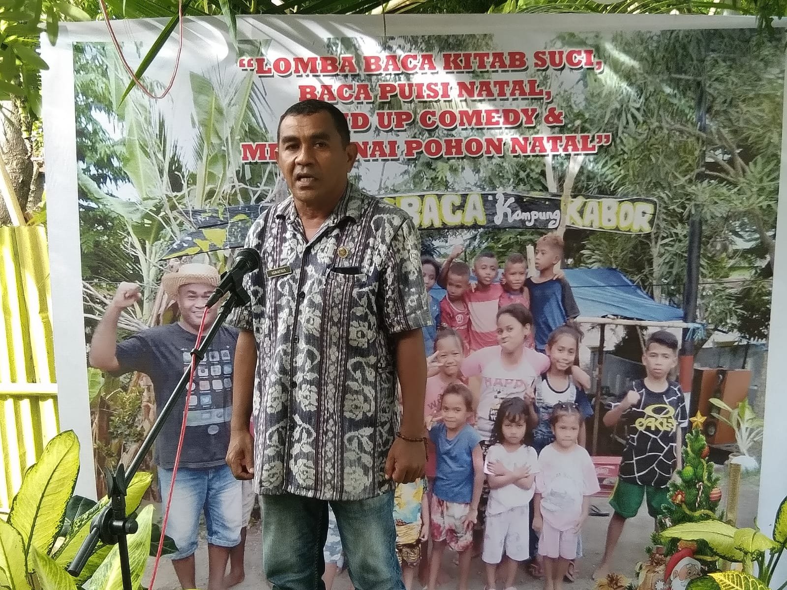 Ketika Atraksi Rambut Keriting dan Mama Mantu Modern Penari Pondok Baca Kampung Kabor Menghipnotis Warga Maumere