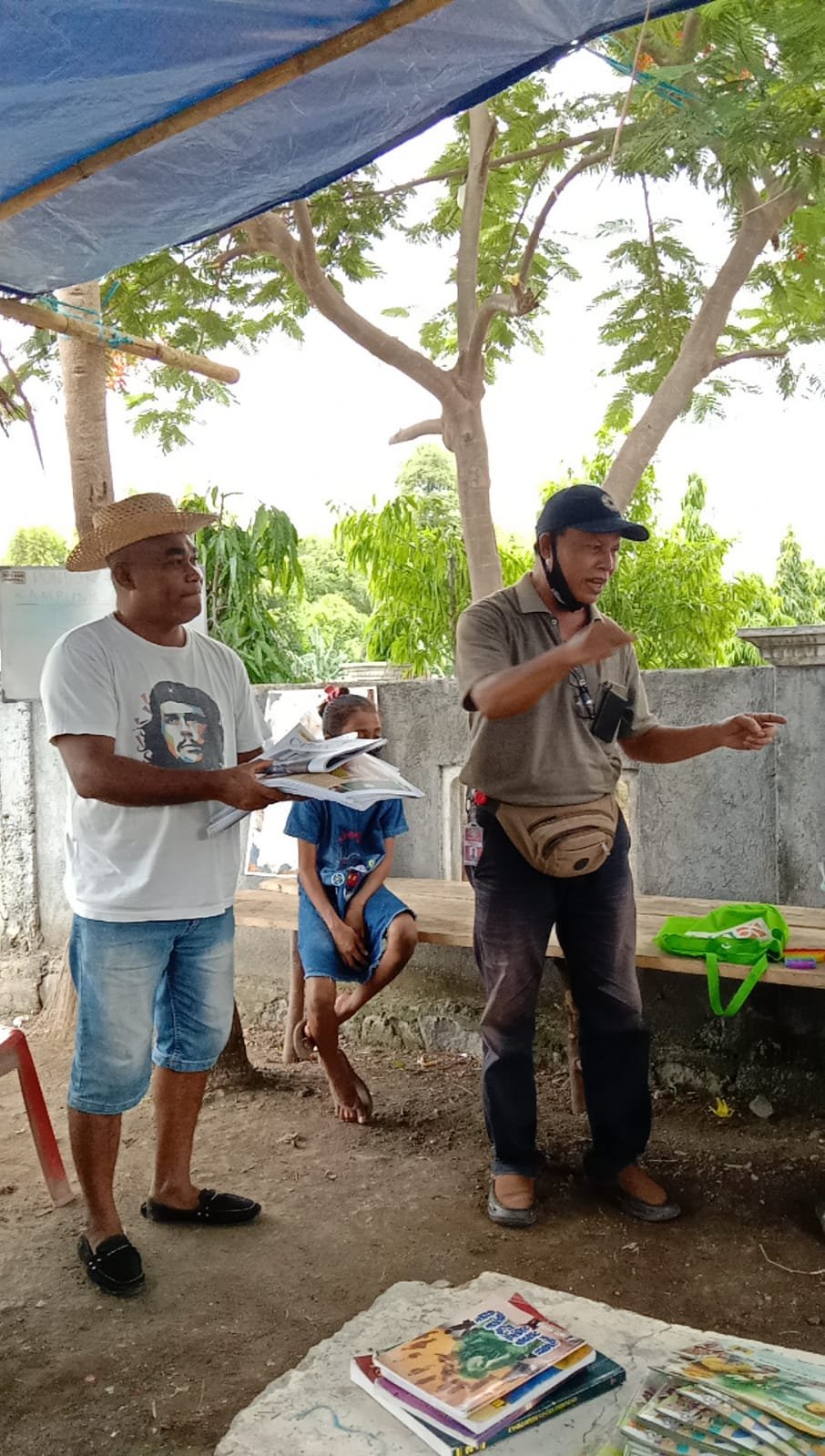 Siswa Lintas Agama Kota Maumere Ikuti Kelas Mendongeng di Pondok Baca Kampung Kabor