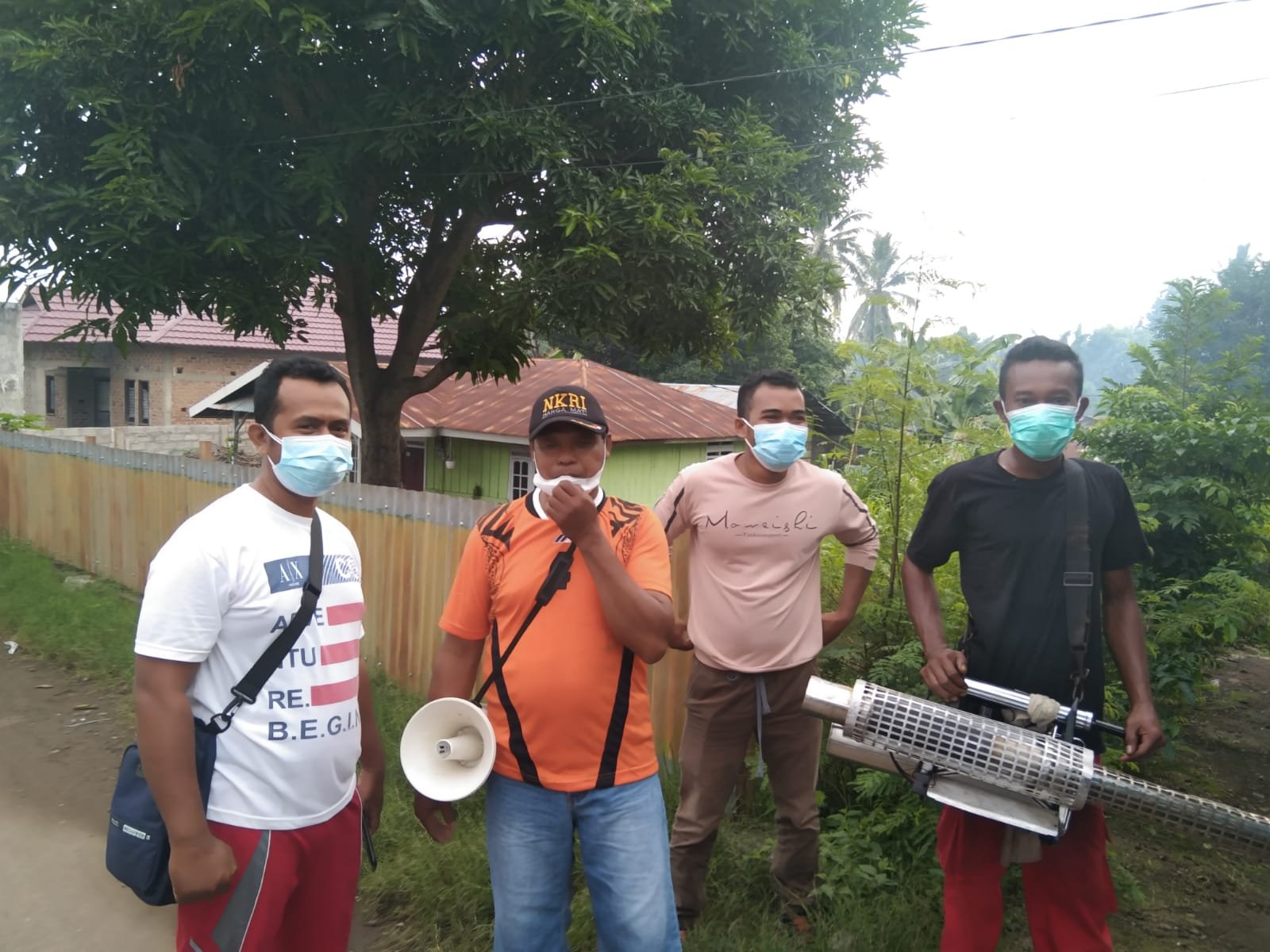 Belasan Anak Terpapar DBD, Petugas Gencar Lakukan Pengasapan Lokasi Demam Berdarah di Kota Maumere
