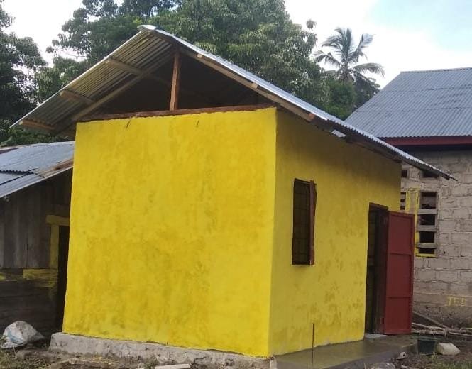 Seminari Tinggi Santo Kamilus Maumere Serahkan Kado Natal Dua Unit Rumah Bebas Pasung untuk ODGJ di Manggarai