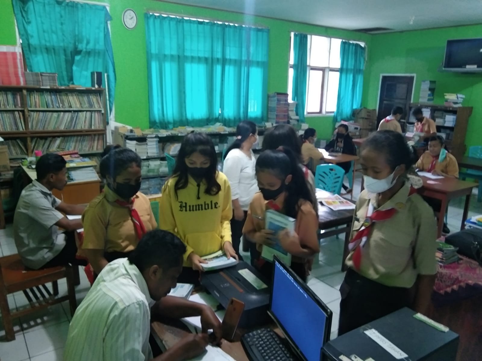 Tinggi, Minat Baca Buku Siswi SMP Negeri 1 Maumere di Masa Pandemi Covid-19
