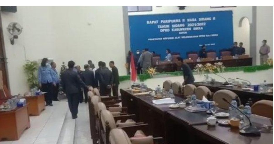 Sarkastis Komunikasi di Ruang Publik (Berkaca Pada Dinamika Sidang Paripurna DPRD Sikka)