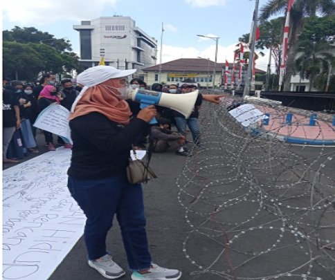 Hak Perempuan untuk Dapatkan Energi Bersih Dinilai Terabaikan