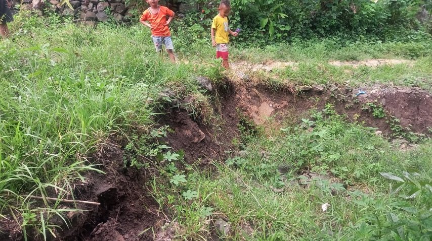 Mengendus Fenomena Tanah Bergerak di Dusun Tado