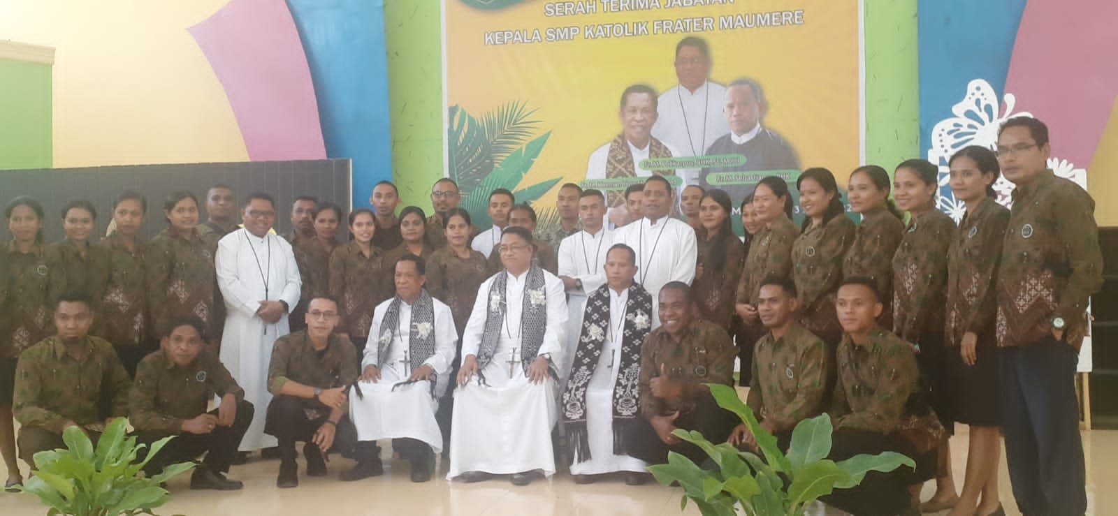 Ketua Yayasan Mardi Wiyata Malang Serahterimakan Jabatan Kasek SMPK Frater Maumere