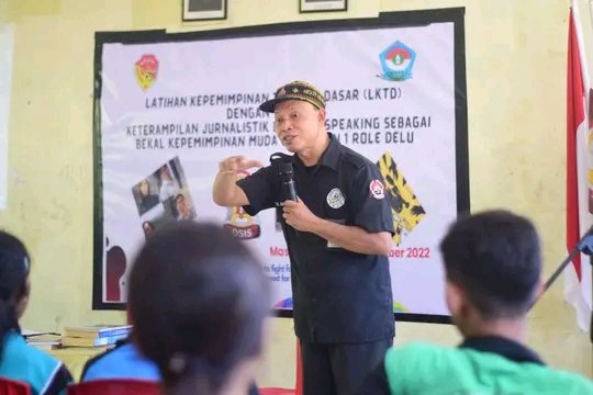 Pengurus OSIS SMAN I Role Delu Kabupaten Sikka Bahas Pilpres Serentak 14 Februari 2024