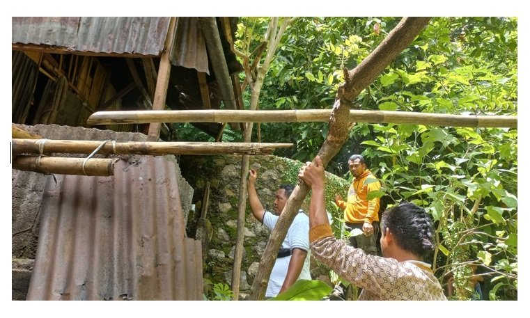 Perempuan Gangguan Jiwa Desa Ipir Kecamatan Bola Dijemput Pegawai, Perawat dan Psikolog Panti Santa Dymphna Maumere