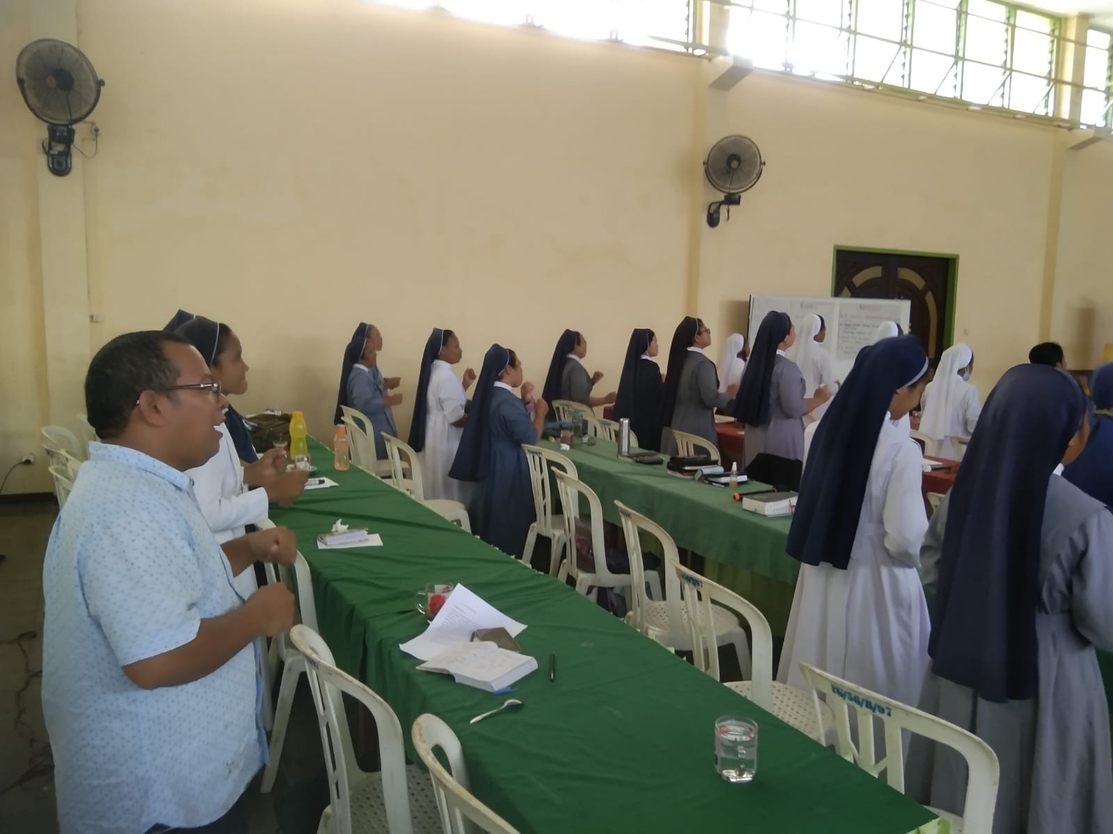 Suster dan Pastor Lintas KongregasiUtusan 3 Keuskupan di Flores Dukung TRUK Maumere Hentikan Perdagangan Orang