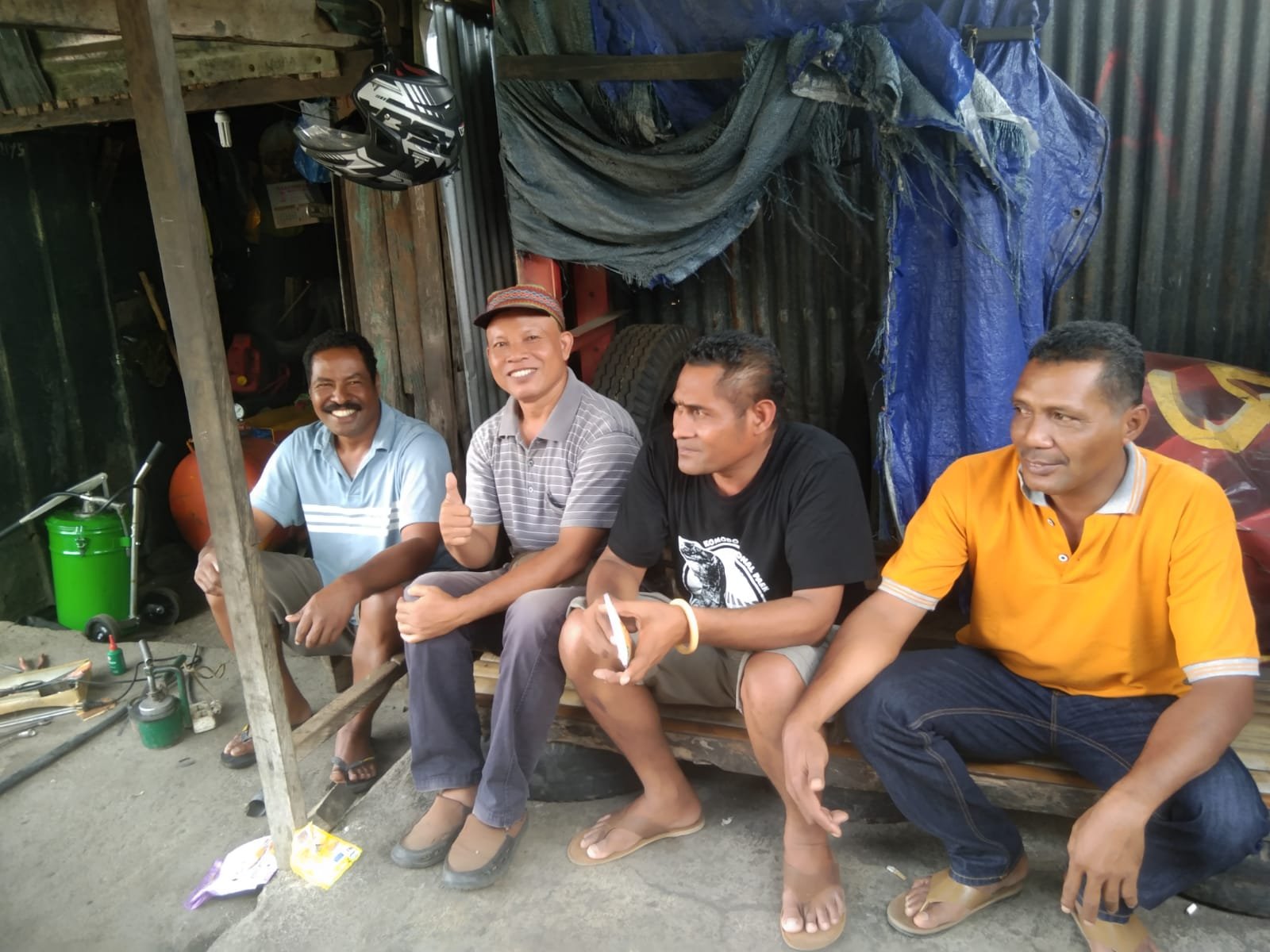 Mengais Recehan Rupiah Ala Si Yatim Piatu Asal Ngada di Bengkel Adu Nasib Ende
