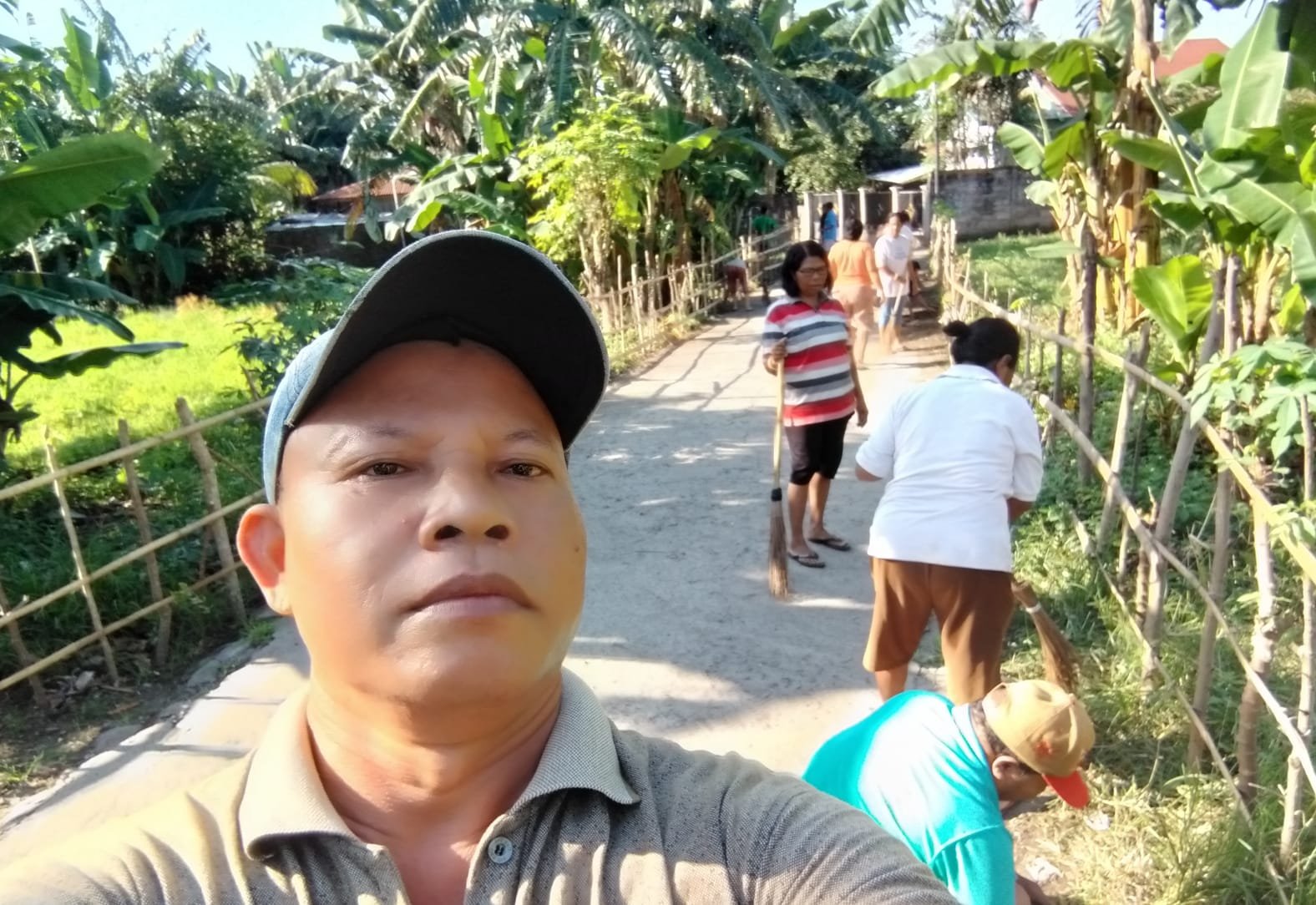 Warga RT 018/RW 004 Kelurahan Kota Baru dan Umat KBG Kristus Raja Maumere Gelar Aksi Bersama Merawat Bumi Rumah Bersama