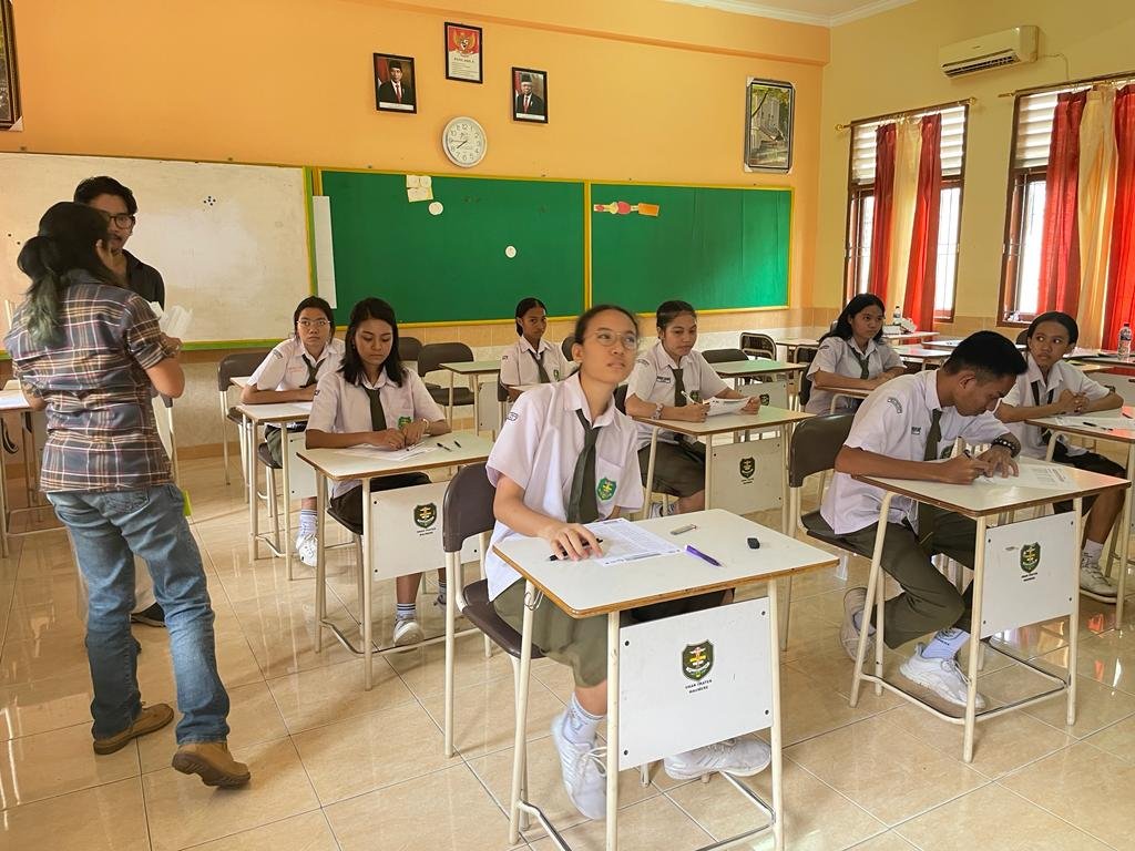 Puluhan Siswa SMAK Frateran Maumere Calon Program Beasiswa Kemenlu Jerman Ikuti Ujian Bahasa Jerman Standar Eropa