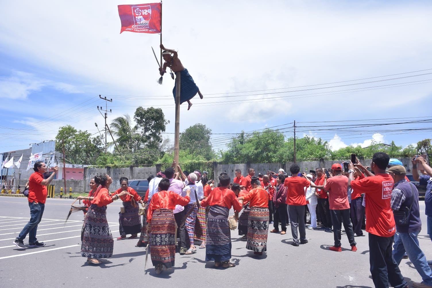 Apresiasi Komitmen Rawat Indonesia Rumah Bersama, Uskup Maumere Doakan dan Berkati Grace Natalie dan Jajaran PSI