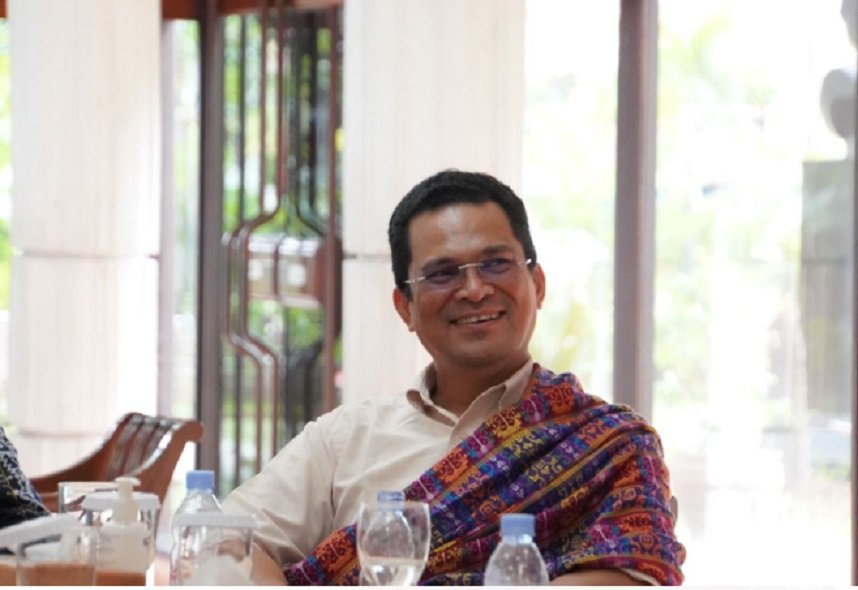 Terima Buku dari Penerbit Gramedia Pustaka Utama, KBM JAYA-Kompas Kawal Frans Seda Jadi Pahlawan