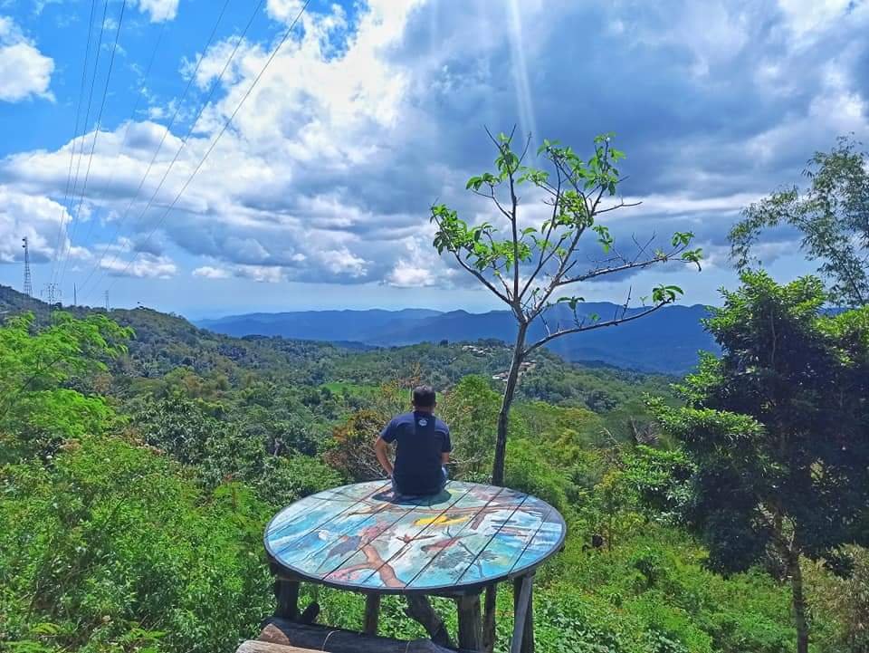 sampah jalan trans flores