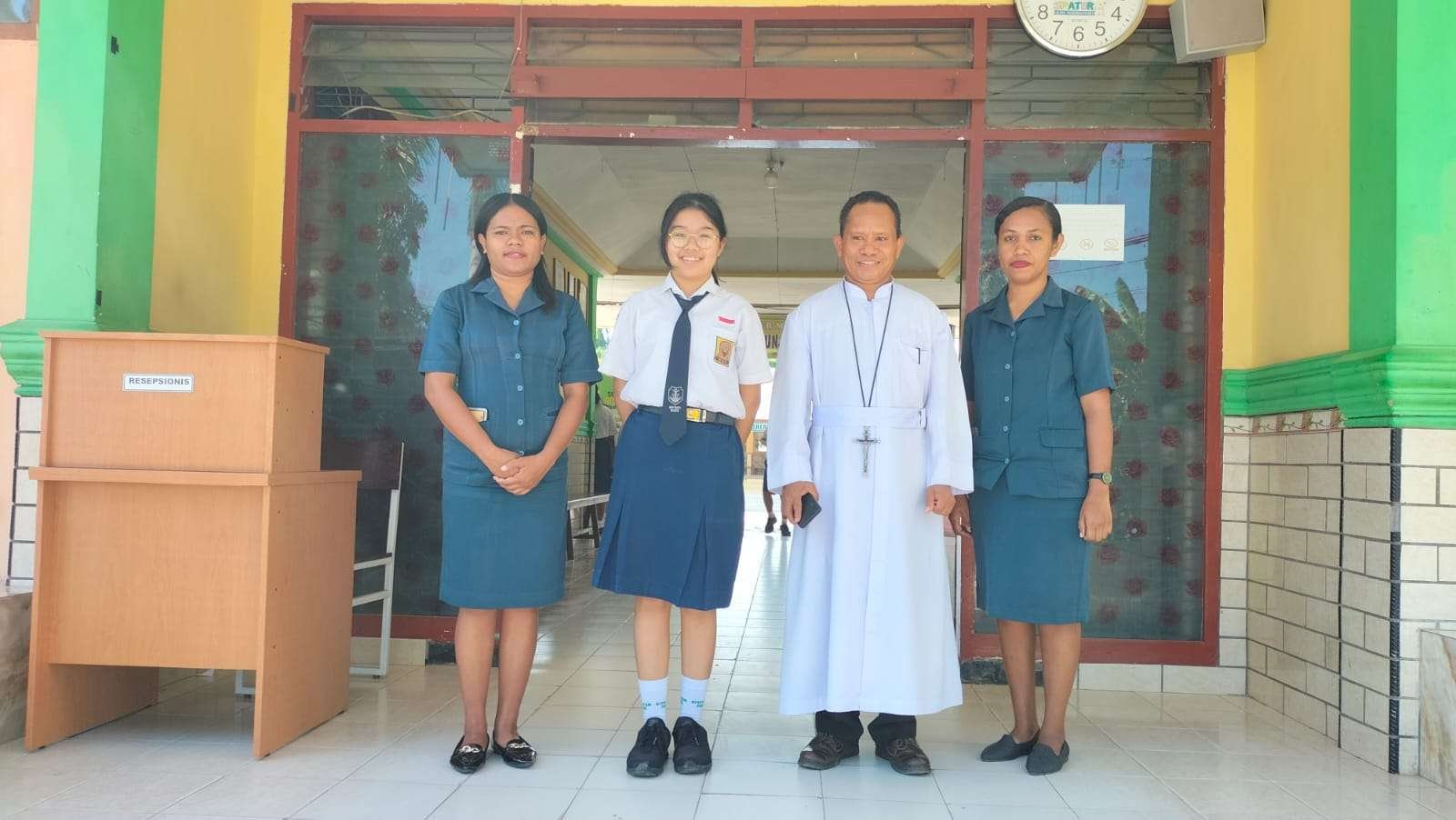 Kadis PKO Sikka Apresiasi Prestasi Tiga Siswi SMPK Frater Maumere Wakili Provinsi NTT di Ajang Olimpiade Sains Tingkat Nasional