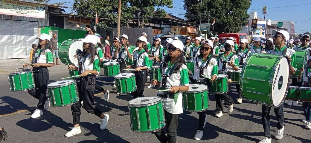 Ribuan Siswa SPATER-SMATER Maumere, Fratres, dan Pelajar 5 SD Ikuti Pawai Karnaval 150 Tahun Kongregasi BHK di Dunia