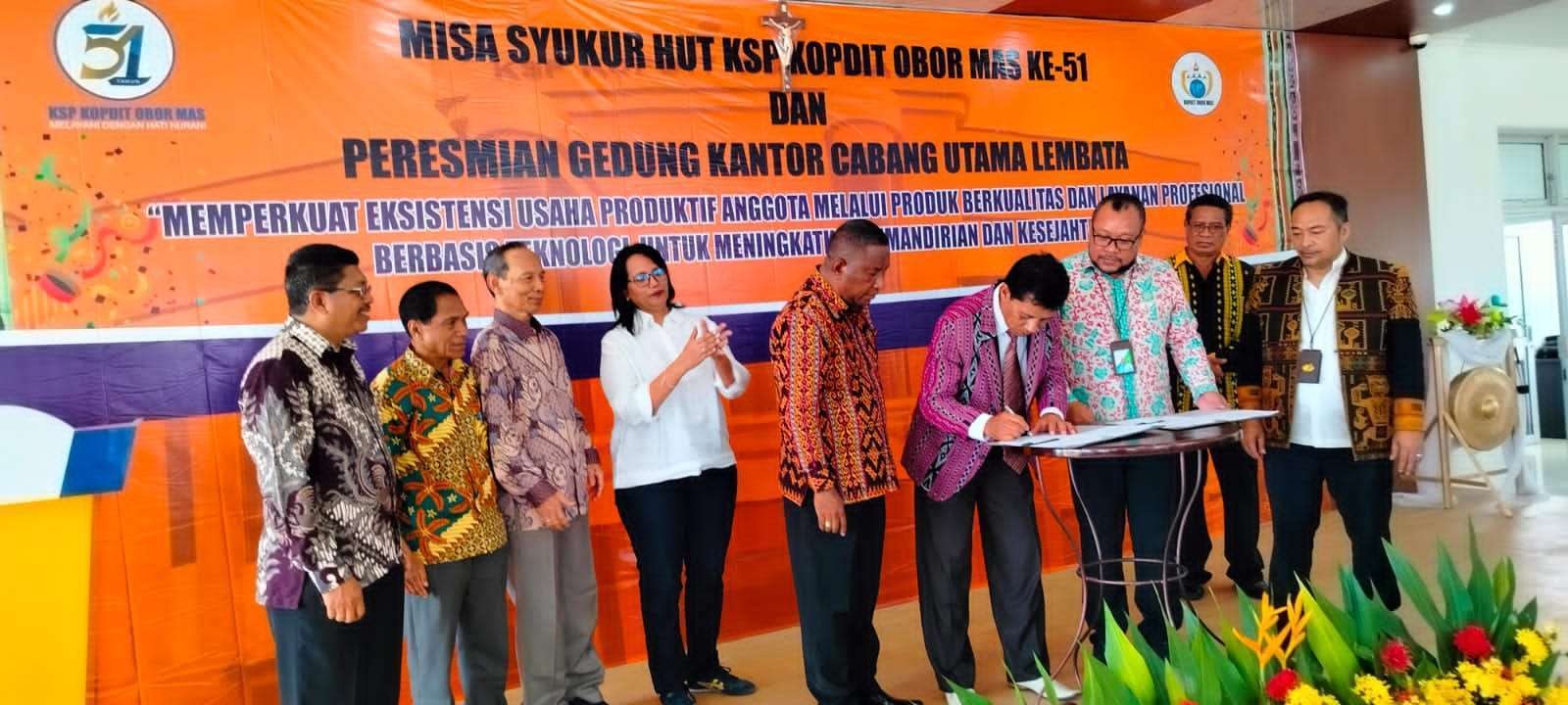 Obor Mas Kian Pesona Bikin Warga Lembata Jatuh Cinta