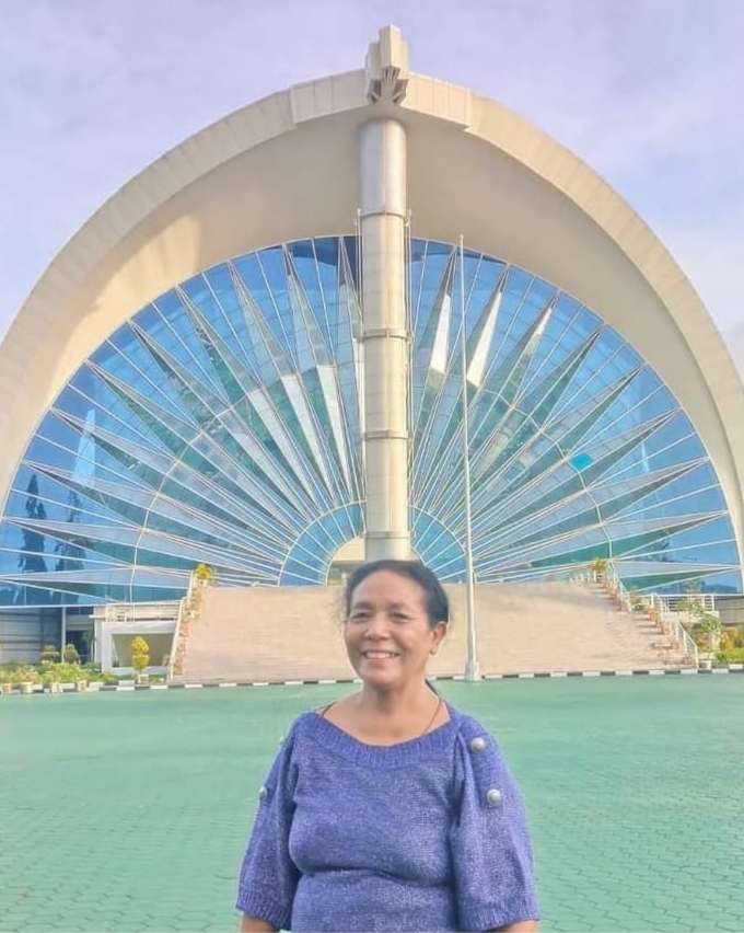 Puluhan Imam Lintas Kongregasi dan Alumni SMANSA Maumere “Bereuni” di Pusara Katekis Dua Maria Margaretha