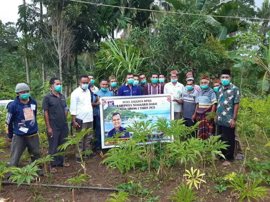 Wakil Rakyat Mabar Reses, Dua Desa di Kecamatan Boleng Bakal Masuk Listrik
