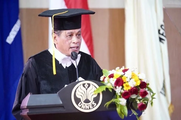 Nurdin Halid dapat doktor honoris causa dari UNNES
