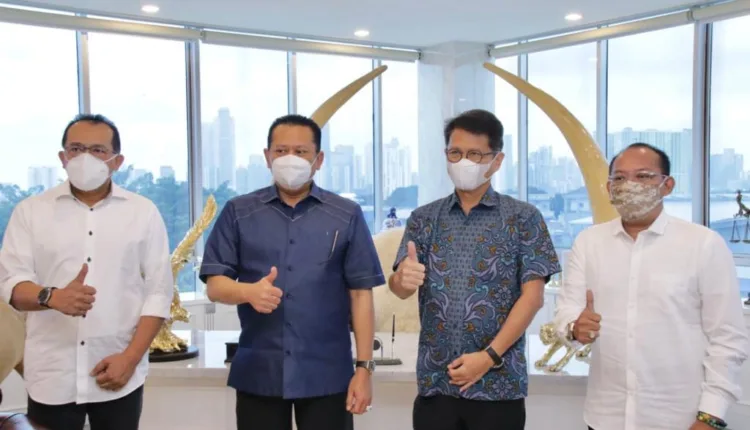 Bertemu Dirut Indofarma, Bamsoet Dorong Perbanyak Fasilitas Swab Drive Thru
