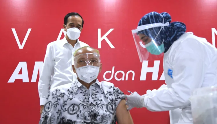 Vaksinasi untuk tenaga pendidik