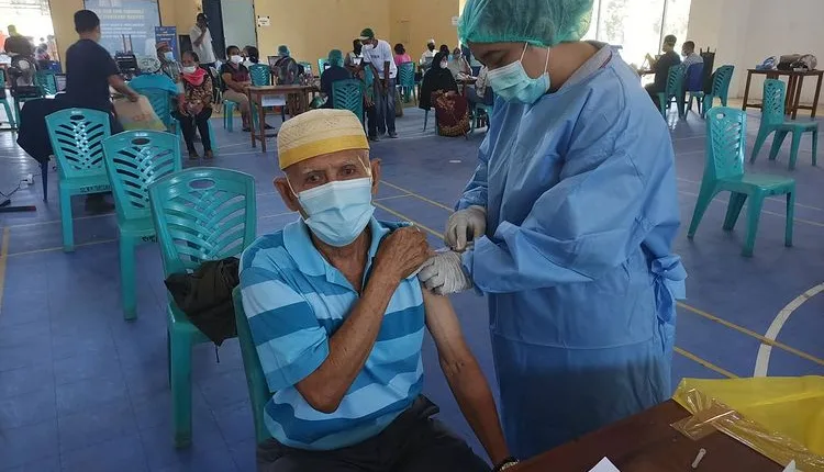 160 Lansia Terima Vaksinasi Lanjutan, Wabup Mabar Targetkan Vaksinasi Selesai Juli