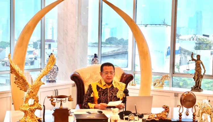 PPKM Darurat Se-Jawa-Bali Belum Seragam, 20 TKA Asal China Masuk Via Makasar, dan Indonesia Perlu Perbaiki Sistem Sertifikasi Halal Berstandar Internasional