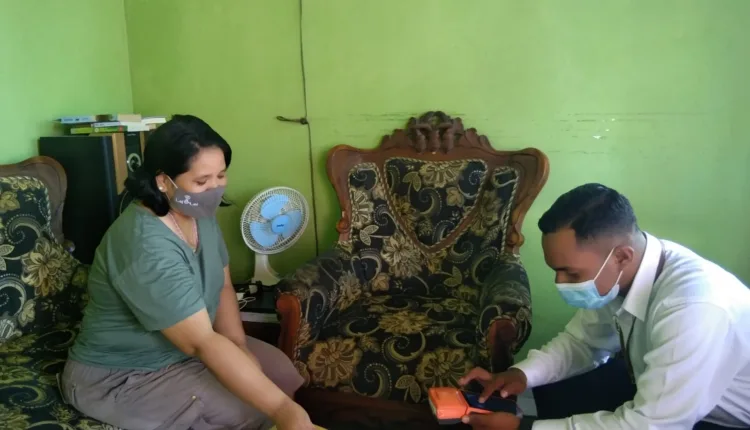 171 Loan Officer Obor Mas Maumere Dilengkapi Kartu Vaksin, Rapid Test, dan EDC Saat Layani Anggota di PPKM Level IV