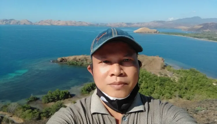 Ketika Maumere Diver Community Kibarkan Bendera Merah Putih Raksasa di Dalam Laut Tanjung Kajuwulu