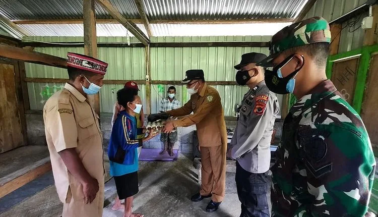 Camat Kuwus Pantau Kegiatan Vaksinasi dan Sosialisasi Protokol Kesehatan