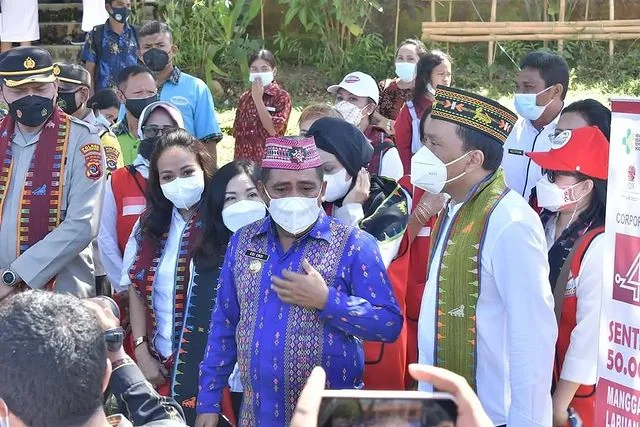 Bupati Edi Optimis Desember 2021 Masyarakat Mabar Bisa Lepas Masker