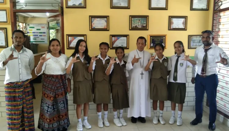 SMPK Frater Maumere Dominasi Juara Lomba Bulan Bahasa yang Diselenggarakan IKIP Muhammadiyah