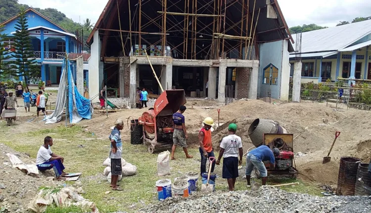 Pastor Paroki Santa Maria Immaculata Lekebai Canangkan Gerakan Satu Sak Semen Renovasi Gereja Tua Berusia 88 Tahun