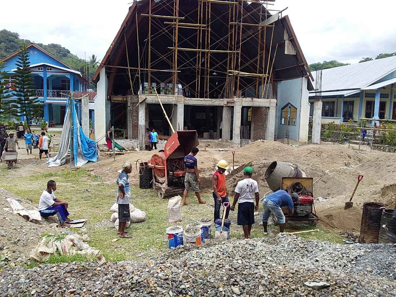 Pastor Paroki Santa Maria Immaculata Lekebai Canangkan Gerakan Satu Sak Semen Renovasi Gereja Tua Berusia 88 Tahun