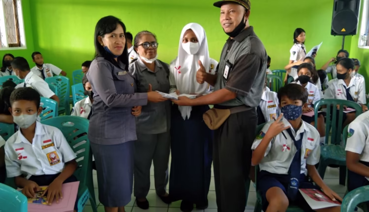 Usai Mengikuti Pelatihan Jurnalistik, Pengurus OSIS SMPN I Maumere Berkomitmen Majukan Literasi Merdeka Belajar