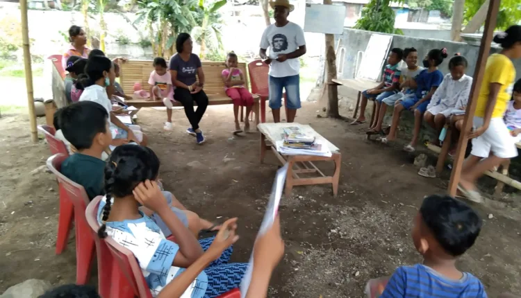 Siswa Lintas Agama Kota Maumere Ikuti Kelas Mendongeng di Pondok Baca Kampung Kabor