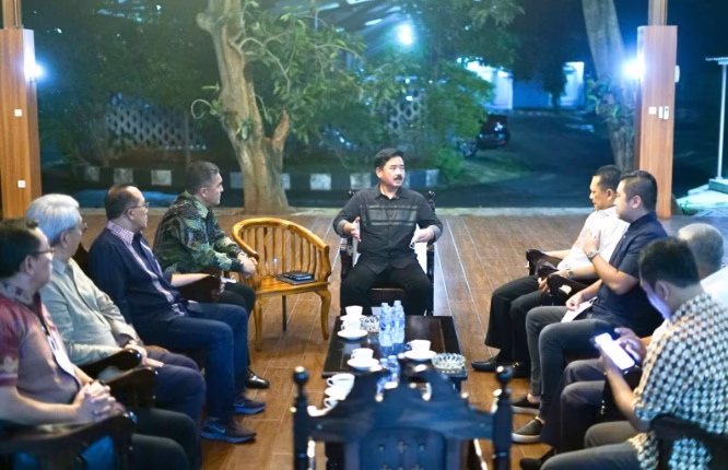 Ketua MPR RI sekaligus Ketua Umum Ikatan Motor Indonesia (IMI) Bambang Soesatyo bertemu mantan Panglima TNI Hadi Tjahjanto untuk membahas persiapan sirkuit internasional Mandalika.
