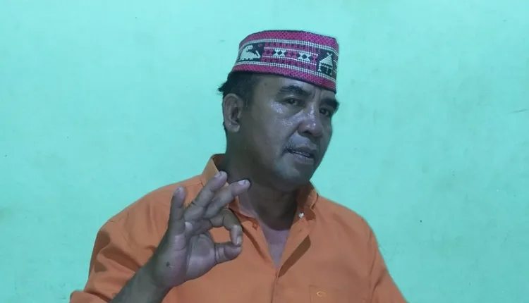 Kembali Terpilih Periode Kedua, Kades Paka di Kecamatan Satarmese Langsung Berkantor ke Setiap RT