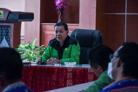 Berikan Arahan kepada Pimpinan OPD dan Para Camat, Wabup Heri: Persoalan di Setiap Daerah Harap Segera Diselesaikan