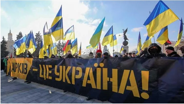 Santai Hadapi Ancaman Rusia, Presiden Ukraina Didemo Rakyatnya